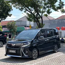 TOYOTA VOXY 2.0 AT 2019