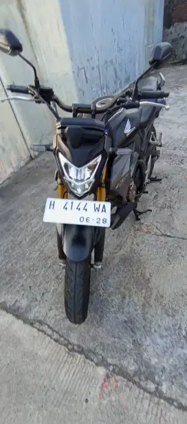 HONDA CB150R 2023