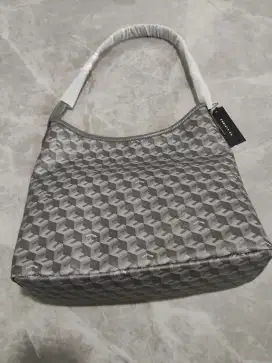 Dijual Tas Alesso Large Hobo Bag by Christy Ng