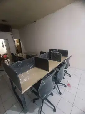 Model meja partisi kantor
