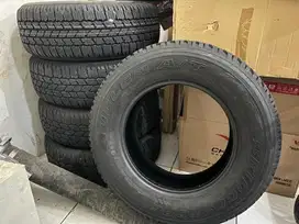 Bridgestone Dueler A/T (693) 265/65 R17 Like Very New!
