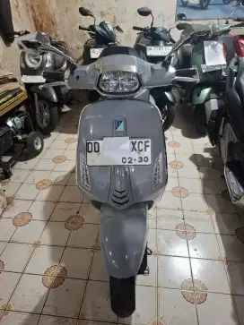 Vespa Sprint 155cc 2025 abu-abu