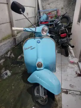 Vespa Super 73 Astuti