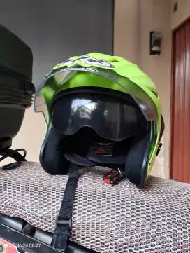 Helm cp INK belum lama dipakai
