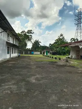 Disewakan 2 gdg + lahan palembang