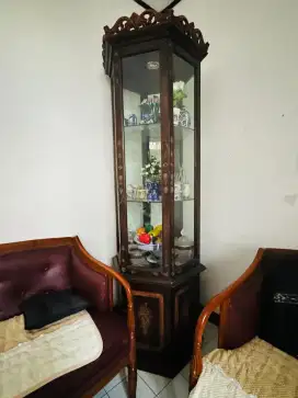 Lemari Pajangan Kayu Jati