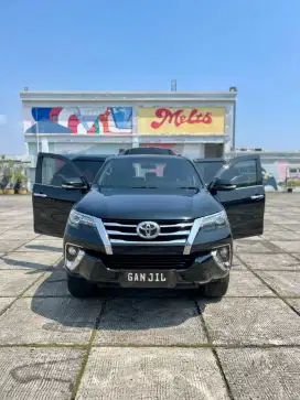 Toyota Fortuner VRZ at 2016 Hitam Km Antik Tdp 55Jt Nego