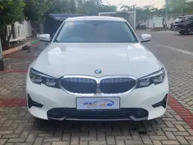 [Harga Terbaik!!] BMW 320i G20 NIK 2021 Dynamic Sport!! Putih Matic