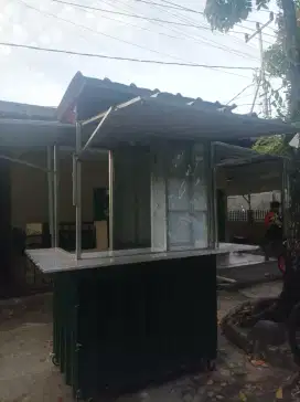 Booth Container