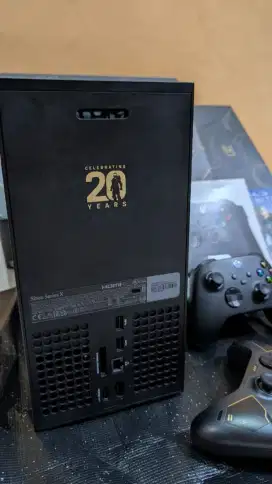 XBOX Series X HALO Edition 
Kondisi Fullset bawaan