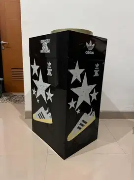 Adidas Anniversary acrylic box pajangan toko