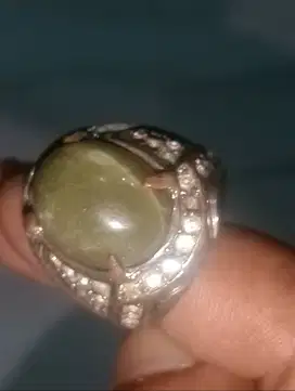 Cincin batu lumut aceh disenter tembus