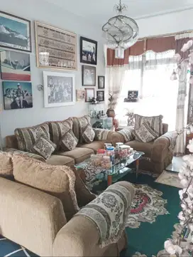 Cimahi Dijual Rumah Lokasi strategis 2 Lantai Terawat Siap Huni