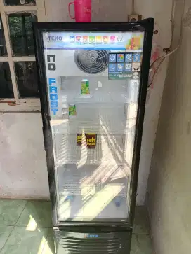 Di jual cepat showcase merk STEKKO