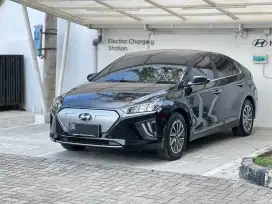 HYUNDAI IONIQ (SEDAN) SIGNATURE AT 2021