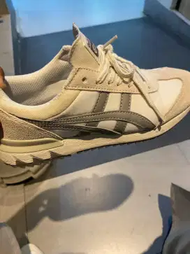 Jual sepatu onitsuka ukuran 38 ori