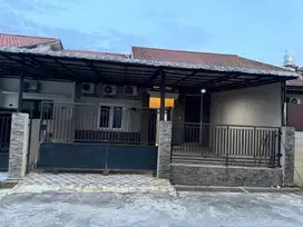 Dijual Rumah Siap Huni - Lokasi Strategis - Aman dan Nyaman