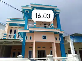 Di jual cepat rumah 2 tingkat