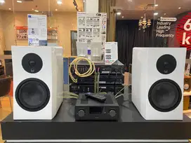 SVS Ultra Evolution Bookshelf Ex Demo Showroom