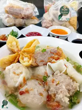 BAKSO KOMPLIT DENGAN ISIAN PAKET KOMPLIT