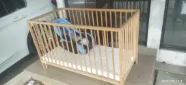 Tempat tidur bayi kesayangan