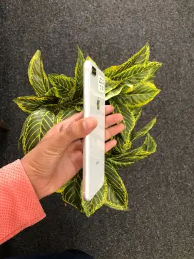 IPHONE 8 plus 64GB FULLSET BERGARANSI MENERIMA KREDIT DAN TUKER TAMBAH