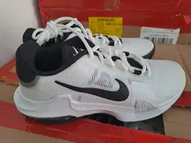 sepatu basket Nike Air Max Impact 4 White