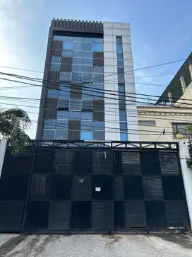 Dijual Gedung Kantor Lokasi Strategis di Taman Sari Jakarta Barat