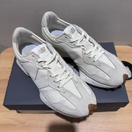 New Balance 327