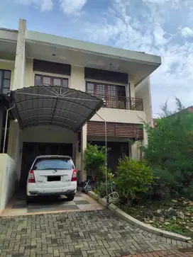 Rumah Semi Furnished di Perumahan Citraland Surabaya Barat
