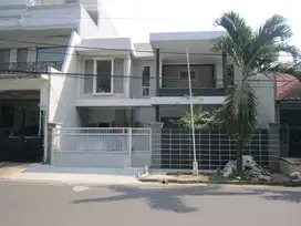 Rumah depan bagus, jalan lebar di Taman Semanan Indah