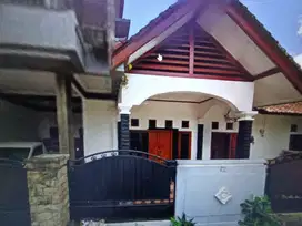 dijual rumah lantai 2 ubung kaja denpasar