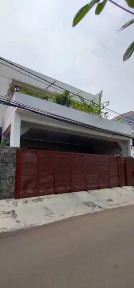 Dijual Rumah Lokasi Taman Kosambi Timur 2 Lantai, Cengkareng