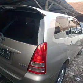 Toyota Kijang Innova 2005 Bensin