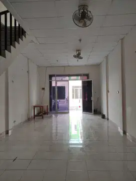 Disewakan Ruko di Pasar Paramount 2 Lantai Tanpa Sekat
