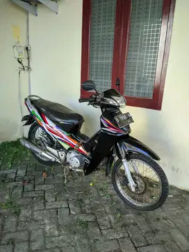 Jual motor hoda karisma 2003 komlit 5,5 nego
