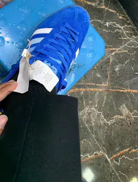 jual sepatu adidas amsterdam