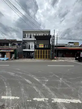 Ruko Istimewa gandeng, panjang 30 M. Delima Raya Duren Sawit