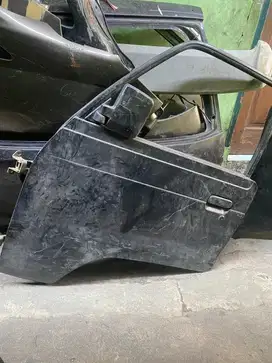 Pintu Depan kanan kiri carry futura ada kaca