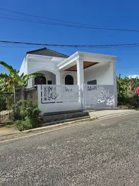 RUMAH CLUSTER MEWAH PINGGIR JALAN DEKAT DENGAN UNILA