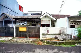 Rumah Terawat LT 100 Dekat RSIA Vitalaya Pamulang Hadap Utara J-19743