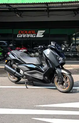 YAMAHA XMAX CONNECTED HITAM 2023 LOW KM