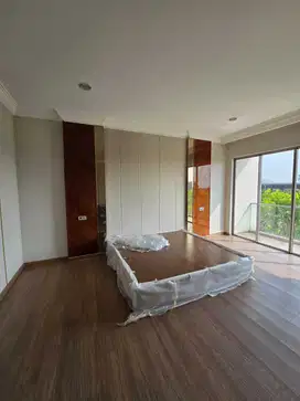 DISEWAKAN RUMAH 10x25 2,5 LANTAI GOLF ISLAND PIK SEMI FURNISH MEWAH