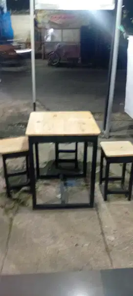 Dijual meja cafe plus bangku 4