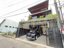 Rumah Mewah Jogja Full Furnish dijual dekat Kampus UGM