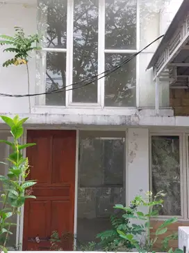 DIJUAL RUMAH GREEN LAKE WONOREJO RUNGKUT SURABAYA RON.A2175