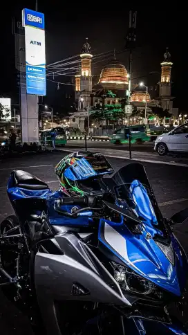 YAMAHA R25 2015