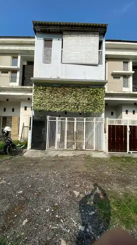 Rumah 2 Lantai Daerah Sepanjang Indah Sidoarjo