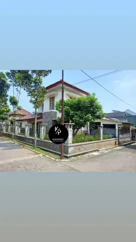 Dijual Rumah Cantik Semi Furnish Kayu Jati di Telaga Kahuripan