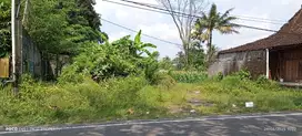 Tanah Bagus Untuk Usaha Tepi jalan raya  Dekat Kampus UII